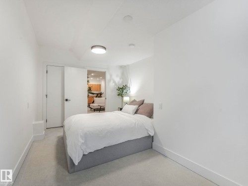 7741 81 Avenue Nw, Edmonton, AB - Indoor Photo Showing Bedroom