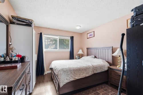 10617 167A Avenue, Edmonton, AB - Indoor Photo Showing Bedroom
