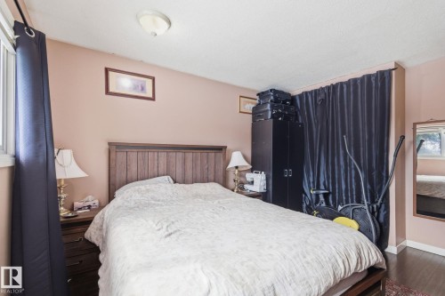 10617 167A Avenue, Edmonton, AB - Indoor Photo Showing Bedroom