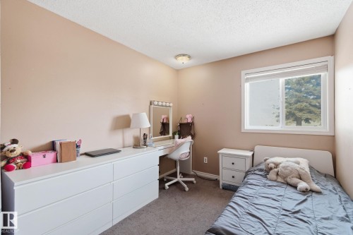 10617 167A Avenue, Edmonton, AB - Indoor Photo Showing Bedroom