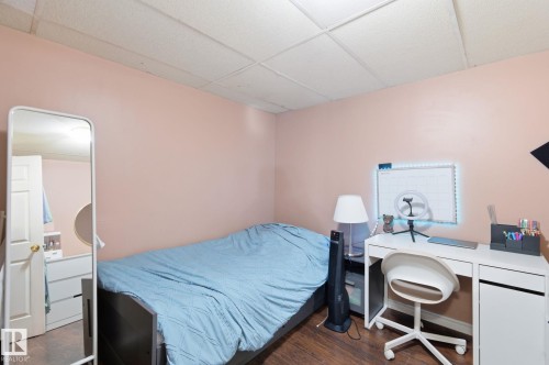 10617 167A Avenue, Edmonton, AB - Indoor Photo Showing Bedroom