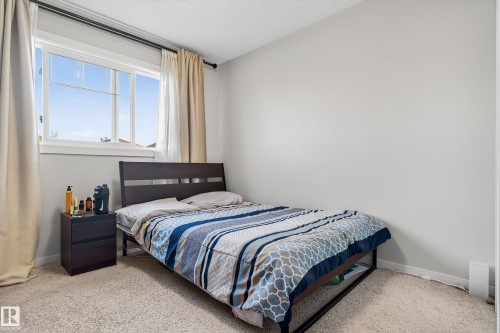 1536 22 St Nw, Edmonton, AB - Indoor Photo Showing Bedroom