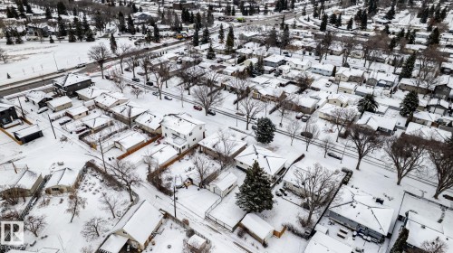 9704 76 Street, Edmonton, AB - Outdoor