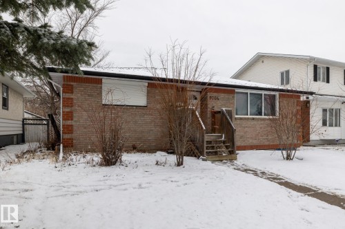 9704 76 Street, Edmonton, AB - Outdoor