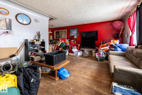 9704 76 Street, Edmonton, AB - Indoor