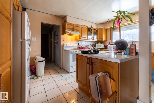 9704 76 Street, Edmonton, AB - Indoor Photo Showing Kitchen