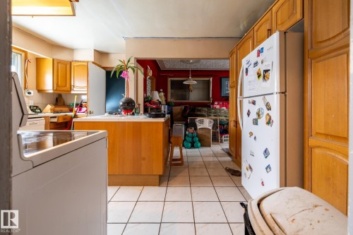 9704 76 Street, Edmonton, AB - Indoor