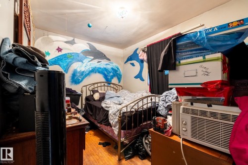 9704 76 Street, Edmonton, AB - Indoor