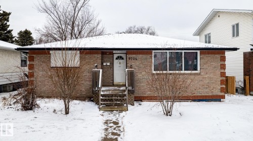 9704 76 Street, Edmonton, AB - Outdoor