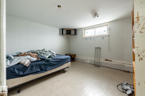 9704 76 Street, Edmonton, AB - Indoor Photo Showing Bedroom