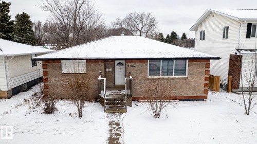 9704 76 Street, Edmonton, AB - Outdoor