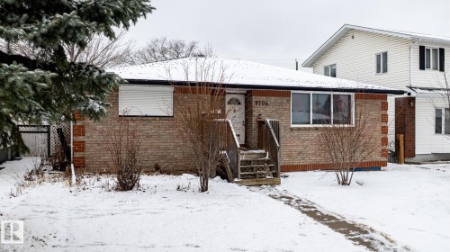9704 76 Street, Edmonton, AB - Outdoor