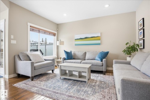 1408 Chahley Place, Edmonton, AB - Indoor Photo Showing Living Room