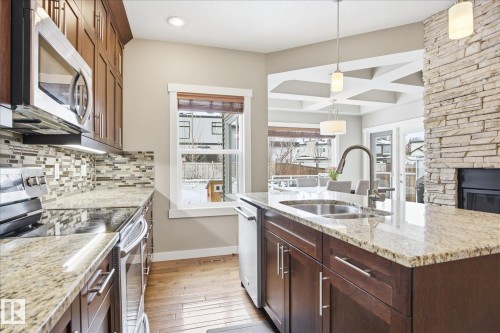 1408 Chahley Place, Edmonton, AB - Indoor Photo Showing Kitchen With Double Sink With Upgraded Kitchen
