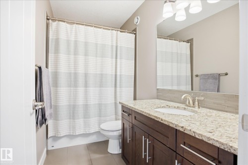 1408 Chahley Place, Edmonton, AB - Indoor Photo Showing Bathroom
