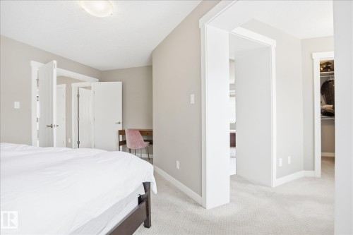 1408 Chahley Place, Edmonton, AB - Indoor Photo Showing Bedroom