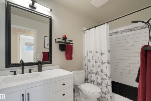 2005 108A Street, Edmonton, AB - Indoor Photo Showing Bathroom