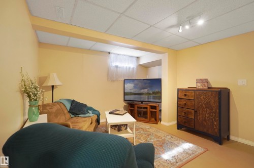 2005 108A Street, Edmonton, AB - Indoor