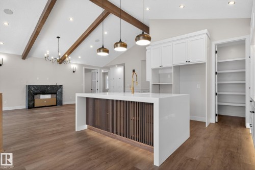 1129 Gyrfalcon Crescent, Edmonton, AB - Indoor