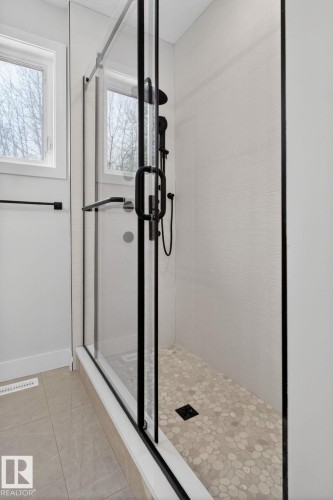 1129 Gyrfalcon Crescent, Edmonton, AB - Indoor Photo Showing Other Room