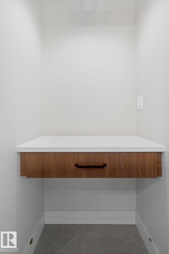 1129 Gyrfalcon Crescent, Edmonton, AB - Indoor