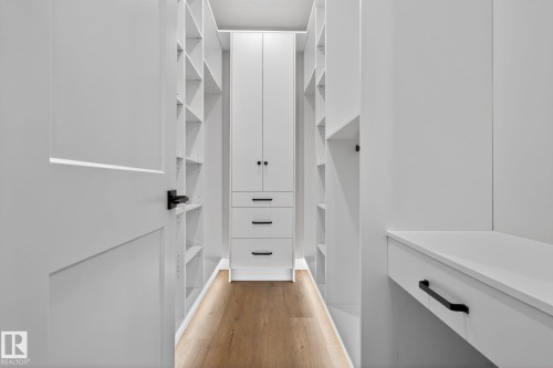 1129 Gyrfalcon Crescent, Edmonton, AB - Indoor Photo Showing Other Room