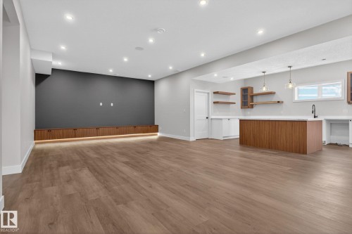 1129 Gyrfalcon Crescent, Edmonton, AB - Indoor