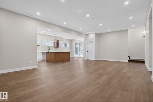 1129 Gyrfalcon Crescent, Edmonton, AB - Indoor