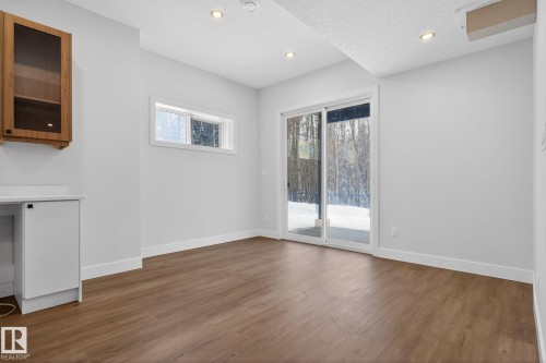 1129 Gyrfalcon Crescent, Edmonton, AB - Indoor Photo Showing Other Room