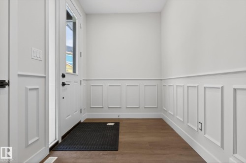 1129 Gyrfalcon Crescent, Edmonton, AB - Indoor Photo Showing Other Room