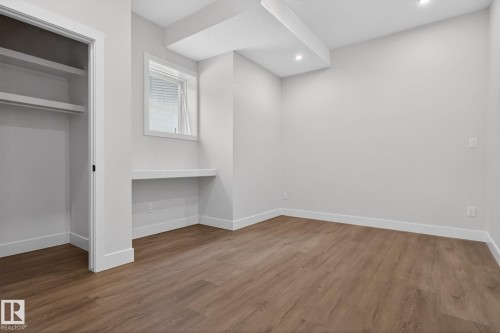 1129 Gyrfalcon Crescent, Edmonton, AB - Indoor Photo Showing Other Room
