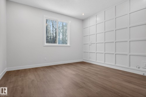 1129 Gyrfalcon Crescent, Edmonton, AB - Indoor Photo Showing Other Room