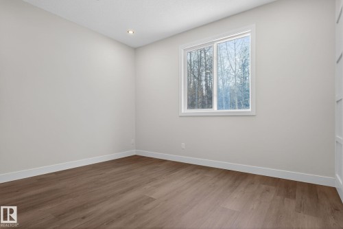 1129 Gyrfalcon Crescent, Edmonton, AB - Indoor Photo Showing Other Room
