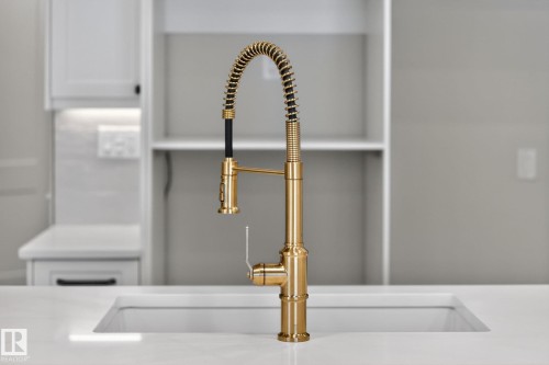 1129 Gyrfalcon Crescent, Edmonton, AB - Indoor