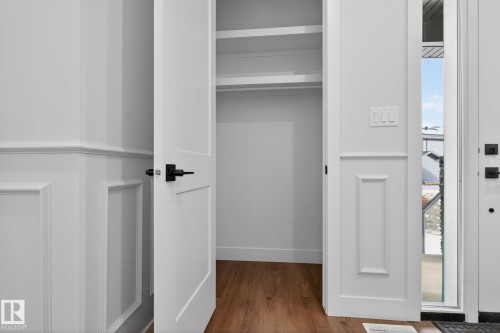 1129 Gyrfalcon Crescent, Edmonton, AB - Indoor Photo Showing Other Room