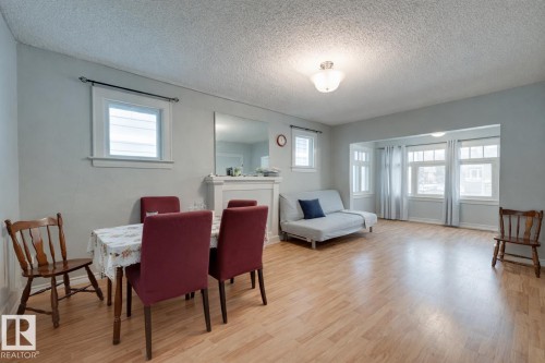 11114 80 Avenue Nw, Edmonton, AB - Indoor