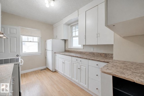 11114 80 Avenue Nw, Edmonton, AB - Indoor Photo Showing Kitchen