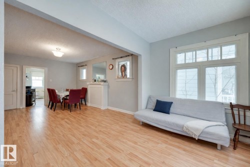 11114 80 Avenue Nw, Edmonton, AB - Indoor