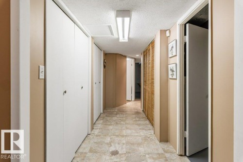 9512 147 Avenue, Edmonton, AB - Indoor Photo Showing Other Room