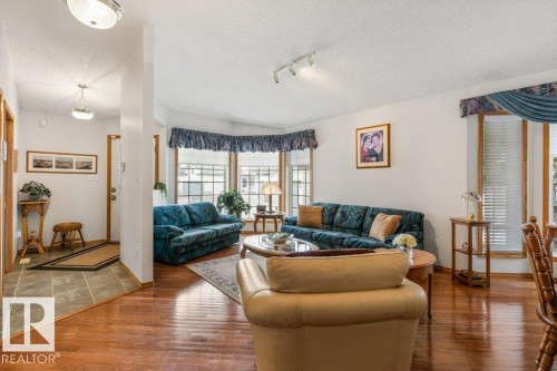 8 95 Gervais Road, St. Albert, AB - Indoor Photo Showing Living Room