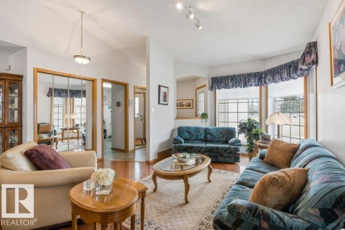 8 95 Gervais Road, St. Albert, AB - Indoor Photo Showing Living Room