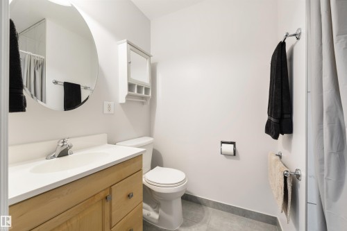 16020 123 Street, Edmonton, AB - Indoor Photo Showing Bathroom