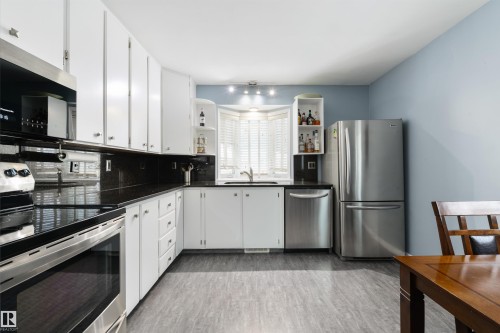16020 123 Street, Edmonton, AB - Indoor Photo Showing Kitchen