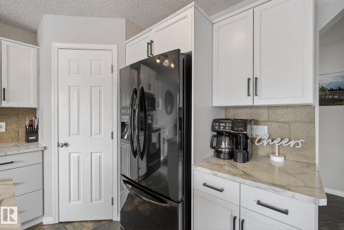 33 Hartwick Gate, Spruce Grove, AB - Indoor Photo Showing Kitchen