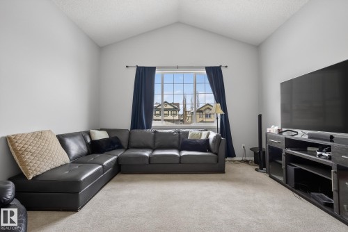 33 Hartwick Gate, Spruce Grove, AB - Indoor Photo Showing Living Room
