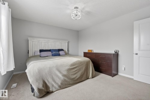 33 Hartwick Gate, Spruce Grove, AB - Indoor Photo Showing Bedroom
