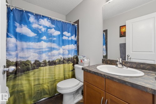33 Hartwick Gate, Spruce Grove, AB - Indoor Photo Showing Bathroom