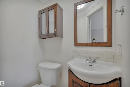 140 Evergreen Park Nw, Edmonton, AB - Indoor Photo Showing Bathroom