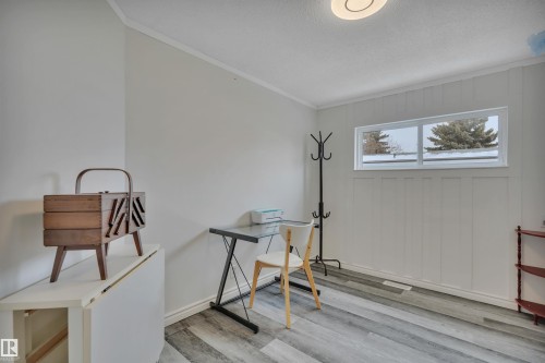 140 Evergreen Park Nw, Edmonton, AB - Indoor Photo Showing Other Room