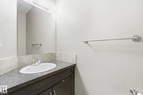 549 Hudson Road, Edmonton, AB - Indoor Photo Showing Bathroom